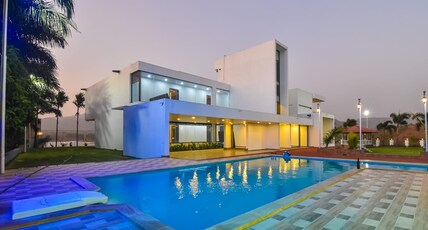 The Lake Como 06BHK with private swimming pool Room Type - The Lake Como 06BHK with private swimming pool