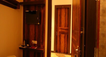 HOTEL VIRAT AND RESTAURANT Room Type - Suite Room