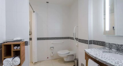 Hampton by Hilton Amsterdam / Arena Boulevard Room Type - QUEEN ACCESSIBLE ROOM NS