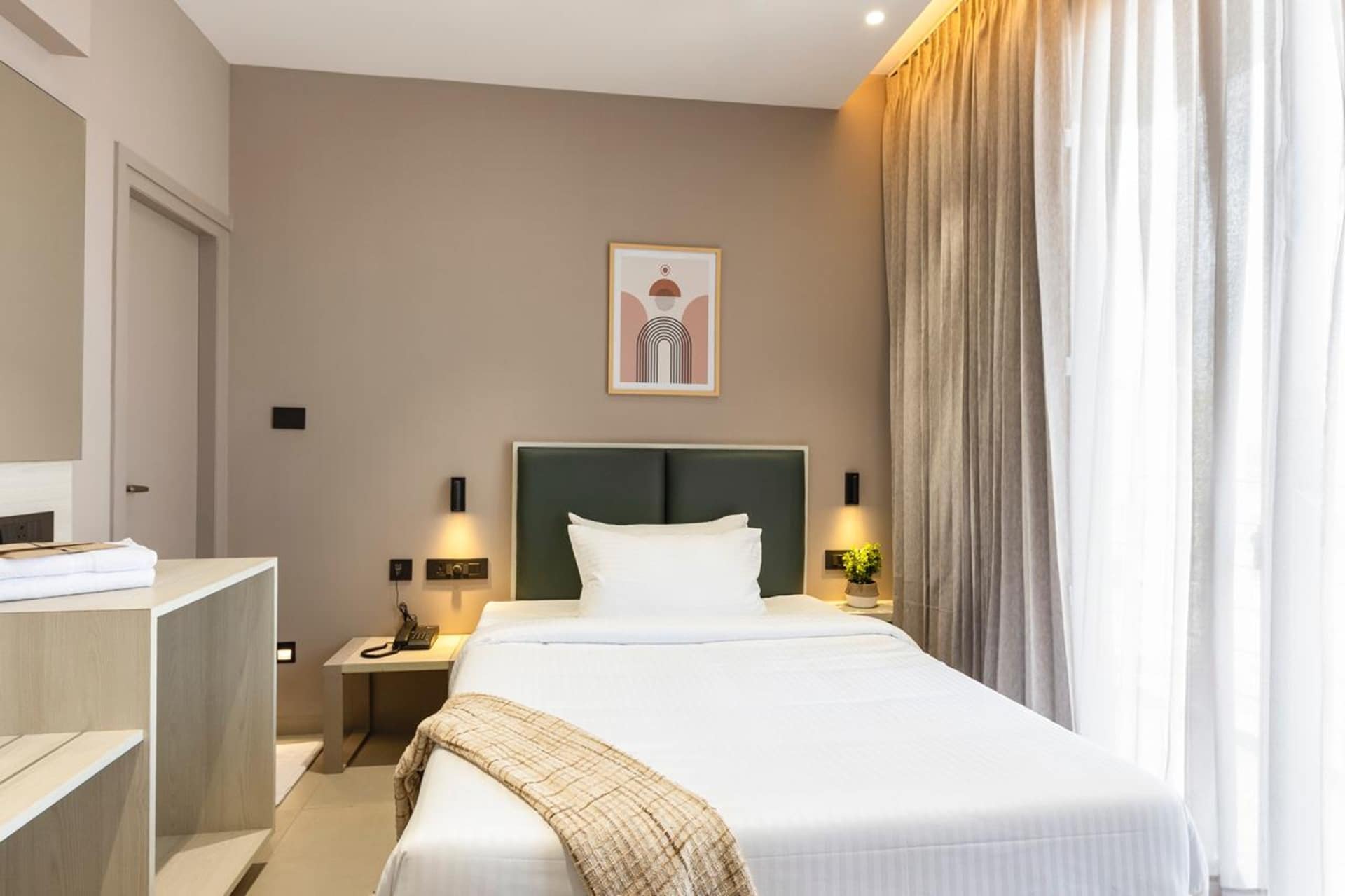 ALTIN STAYS - Tap to explore photos