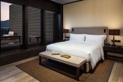 Hilton Ningbo Dongqian Lake Resort
