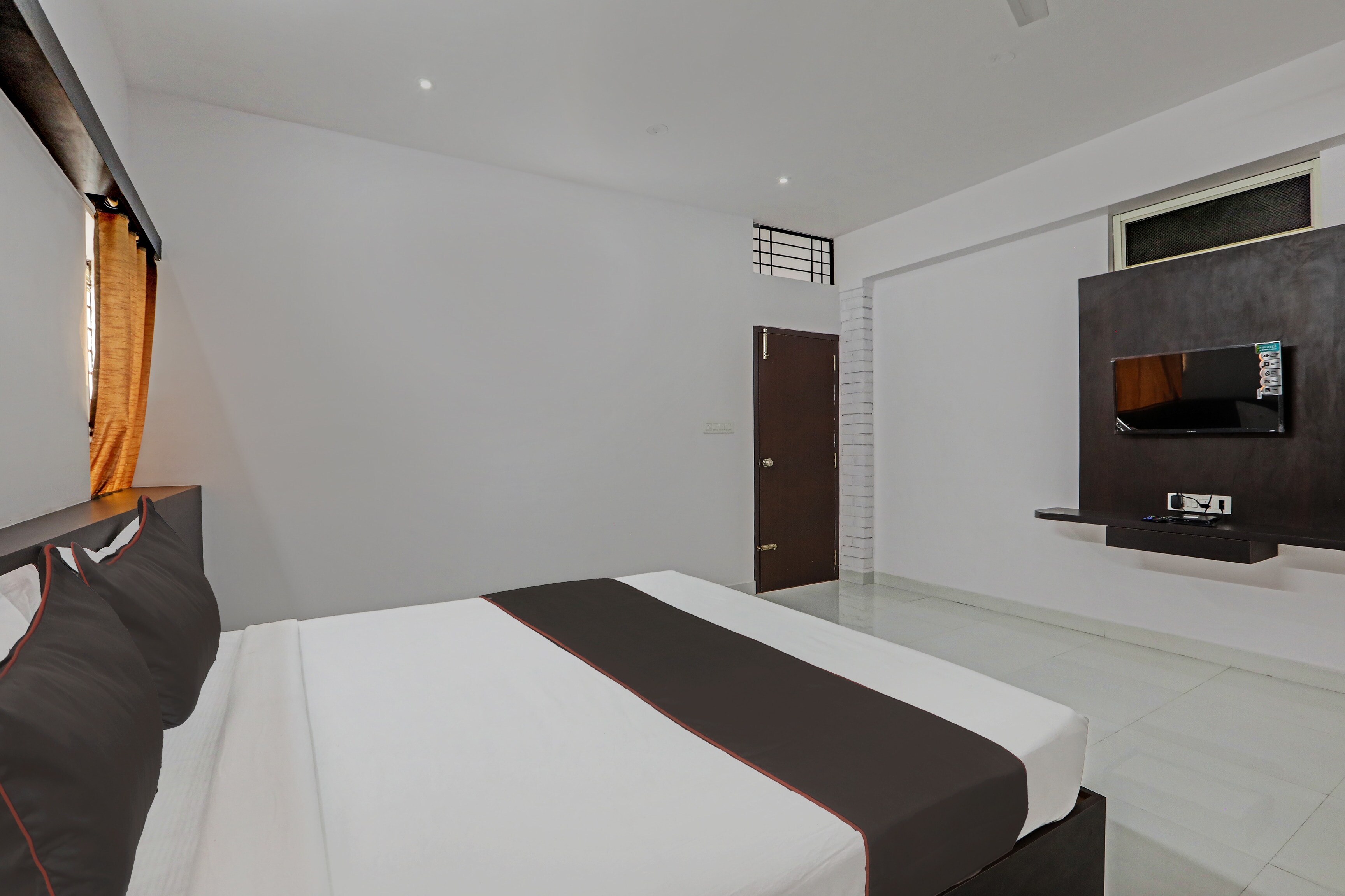 Hotel O Easy Stay Mysore - Tap to explore photos