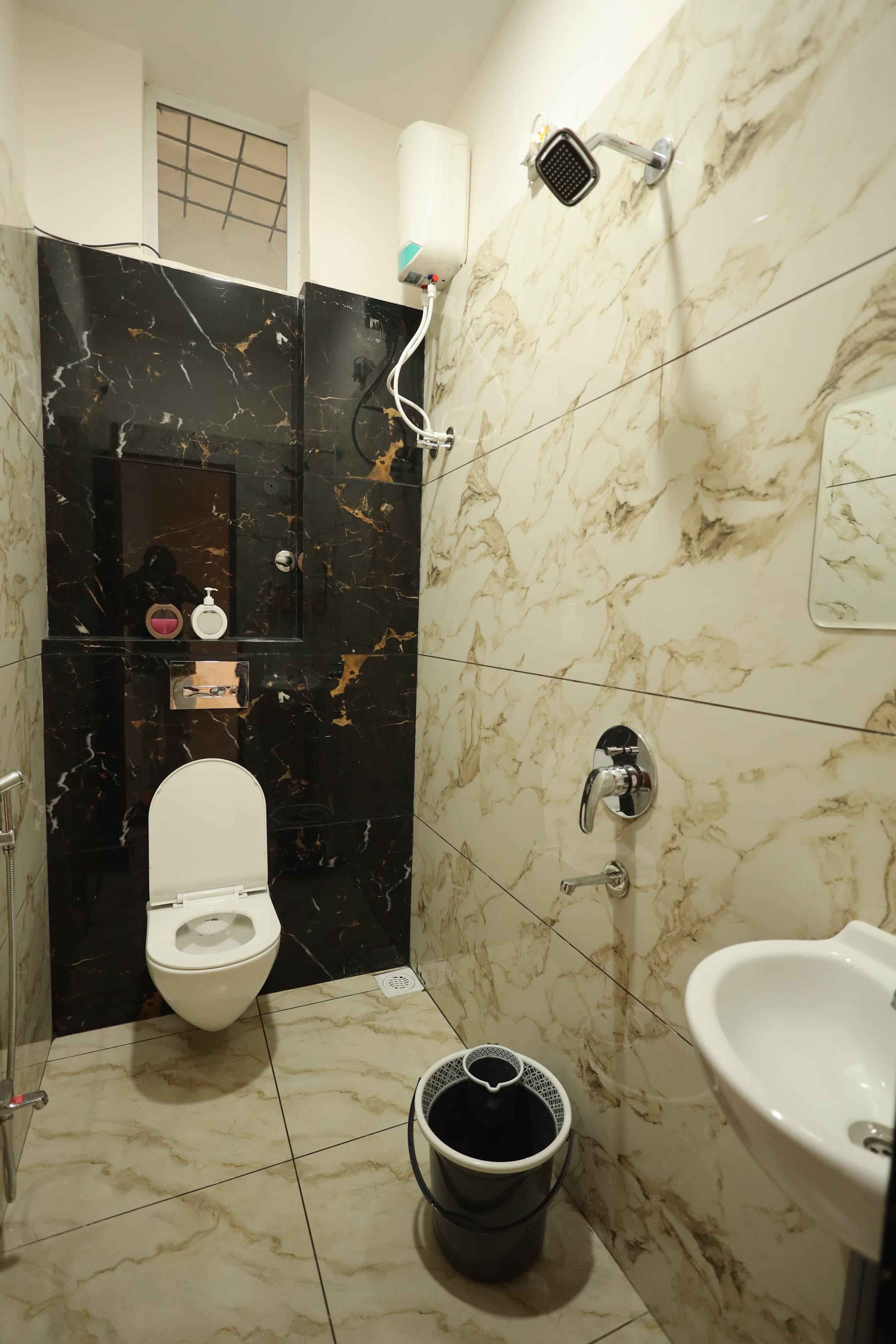 Rudraksh Homestay - Tap to explore photos