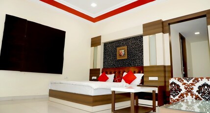 Hotel Kunwer Palace  1.5km from Railway Station Room Type - SUITE ROOM