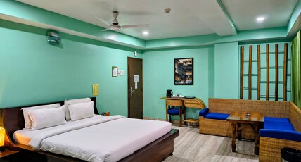 Hotel Rains Inn Room Type - Deluxe Room with bathtub