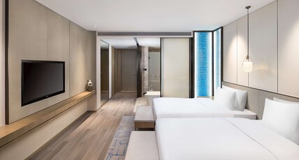 Radisson Blu Hotel Hangzhou Xintiandi Room Type - Executive Room Radisson Blu Hotel Hangzhou Xintiandi Room Type - Executive Room