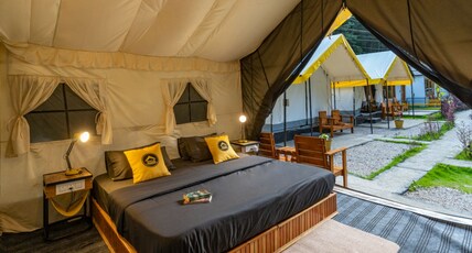 The Hosteller Kasol, Riverside Room Type - Deluxe Swiss Tent