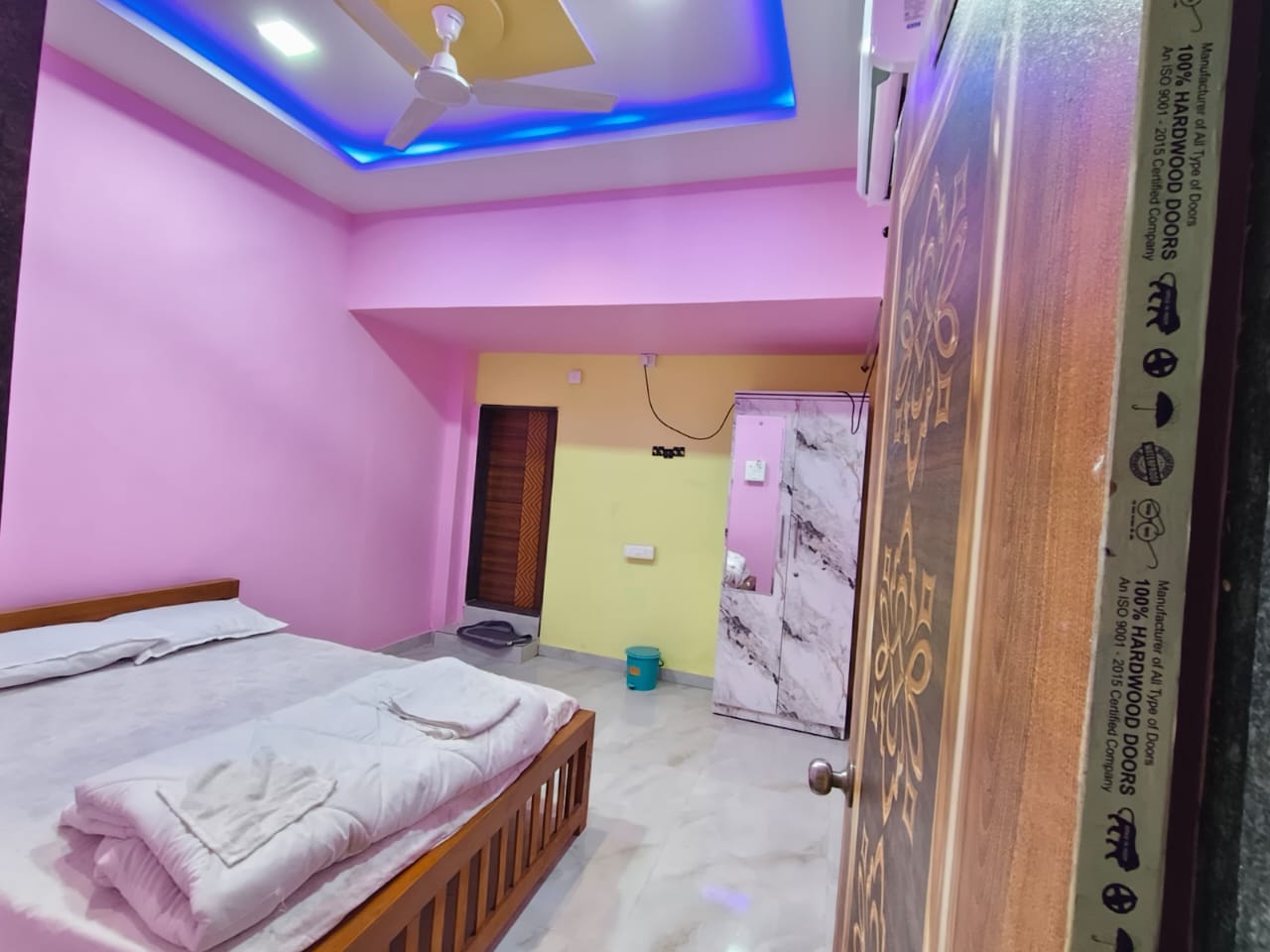 VARSHA LODGING & BHAKT NIVAS - Tap to explore photos