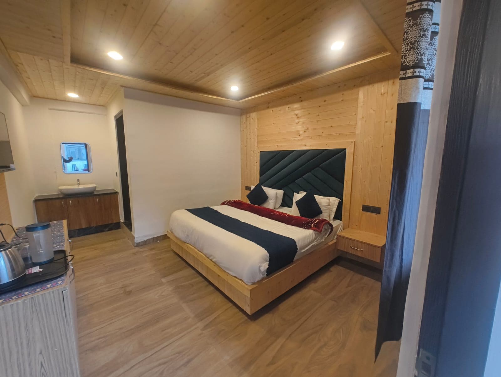 Hotel Om Radhey - Tap to explore photos
