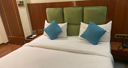 Hotel Ramesh Palace Room Type - Deluxe Double Bed AC