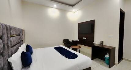 Raina's BnB Room Type - Classic Room