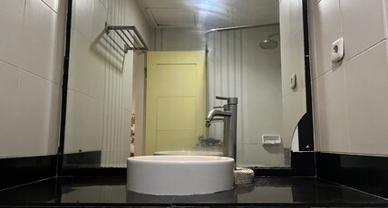 Hotel O Tri Homestay Room Type - Indonesia Deluxe Double