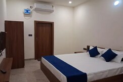 FabHotel The Dayals & Lawns
