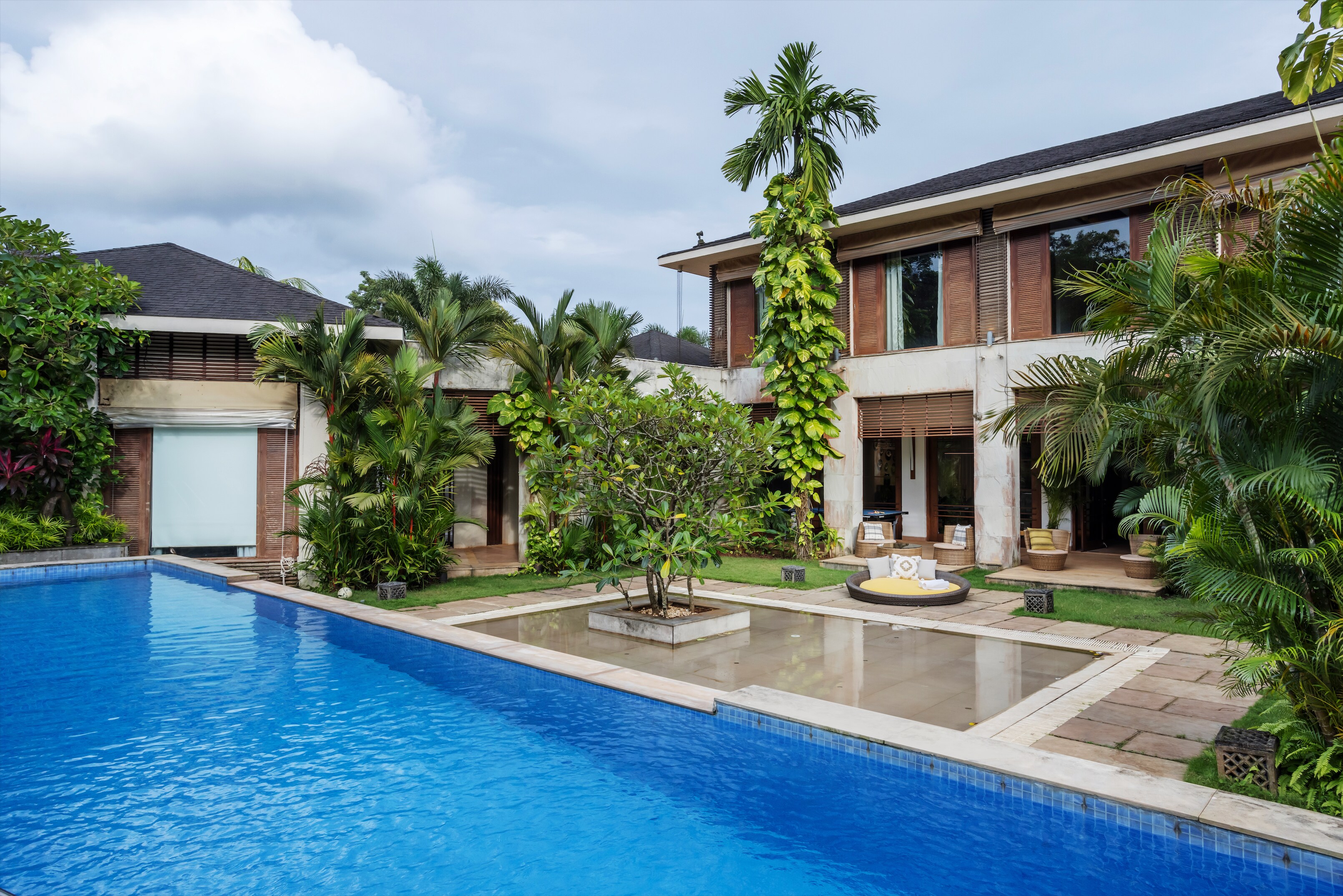 Satya Villa - Tap to explore photos