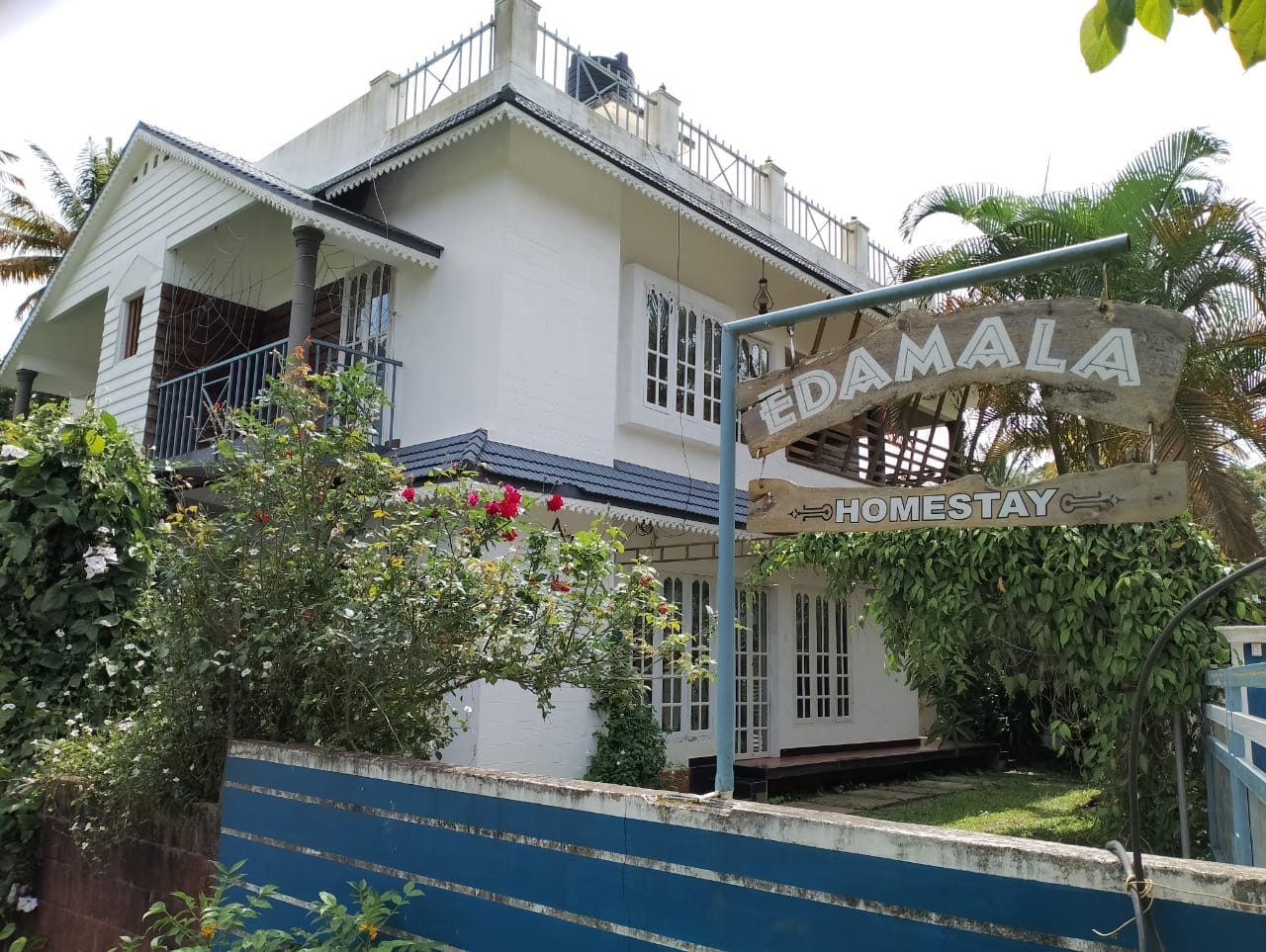 Edamala Homestay Room - Tap to explore photos