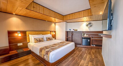 Yashshree Mall Road Darjeeling Room Type - Premium Room with Valley View