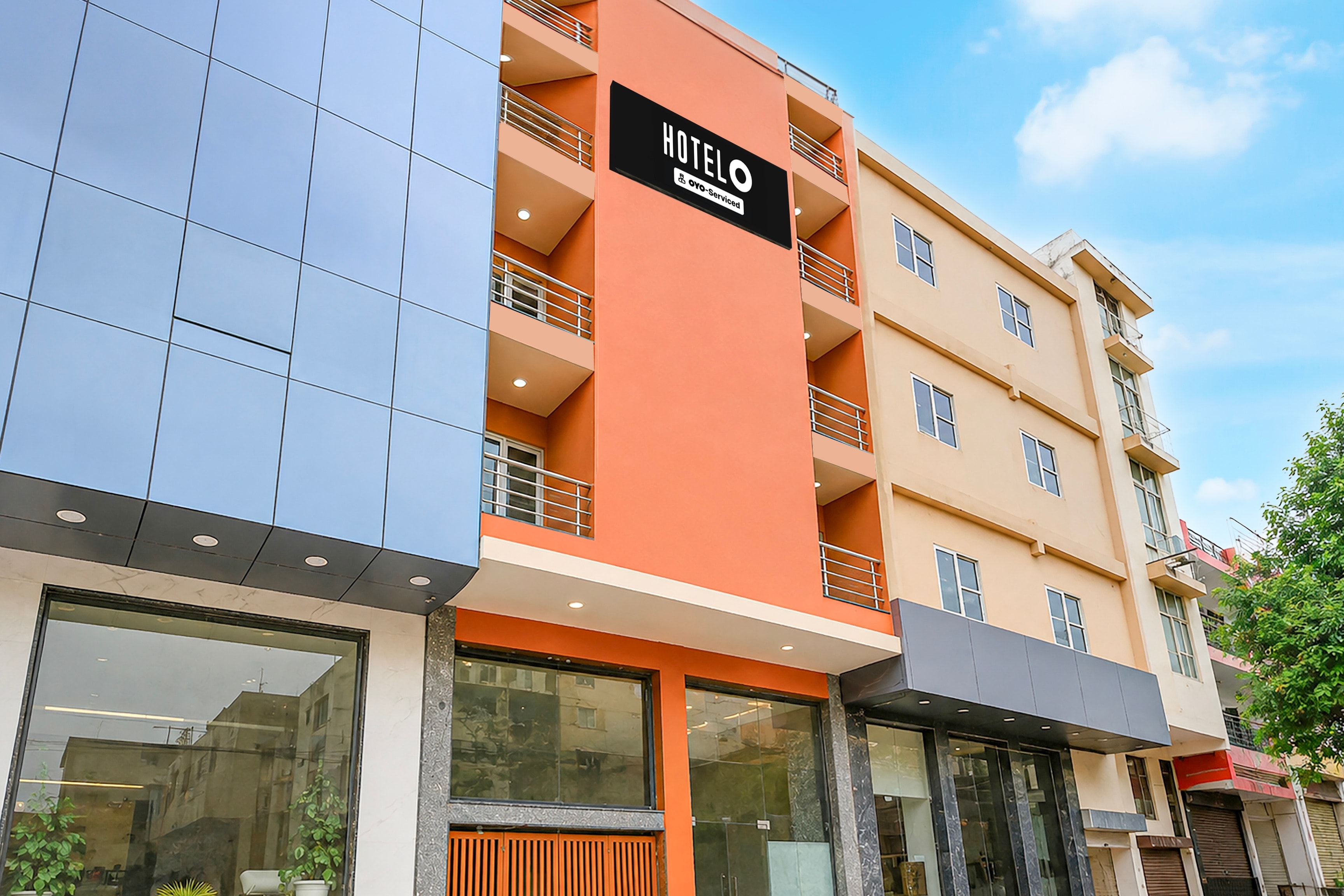 Hotel O IGI Airport Mahipalpur - Tap to explore photos