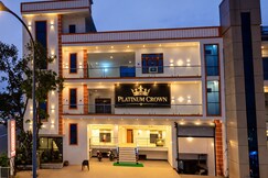 Rooms of Hotel Platinum Crown