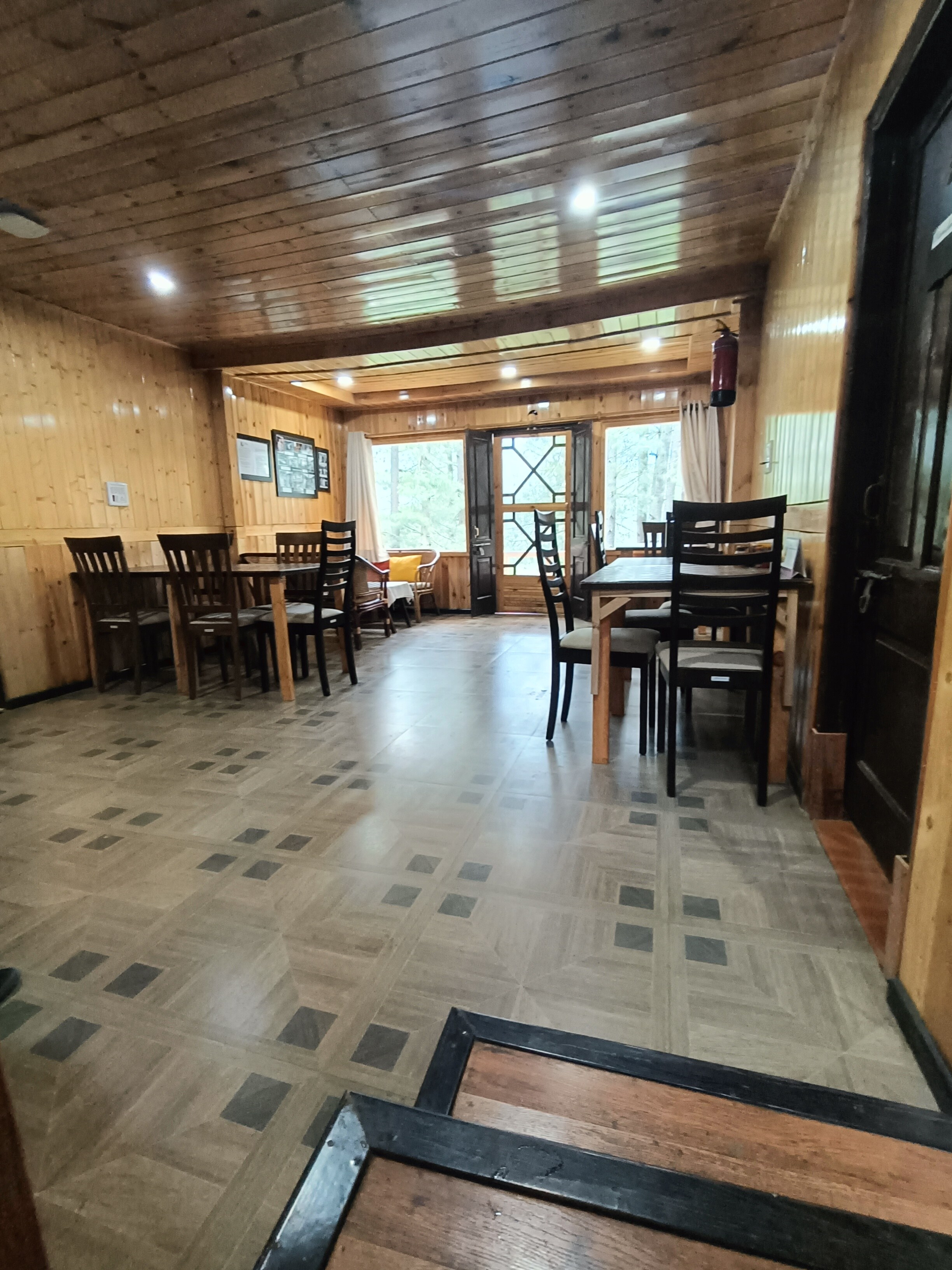 Breezewood Cottage Pahalgam - Tap to explore photos