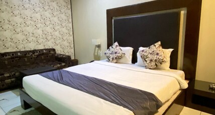 Hotel Rahul Deluxe Room Type - Executive Room