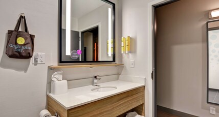 Tru by Hilton Idaho Falls Room Type - 2 QN HEARING ACCESSIBLE