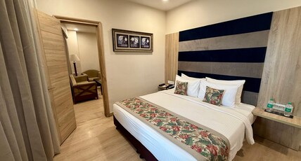 Nidhivan Sarovar Portico-Vrindavan Mathura Room Type - Suite with Living Area