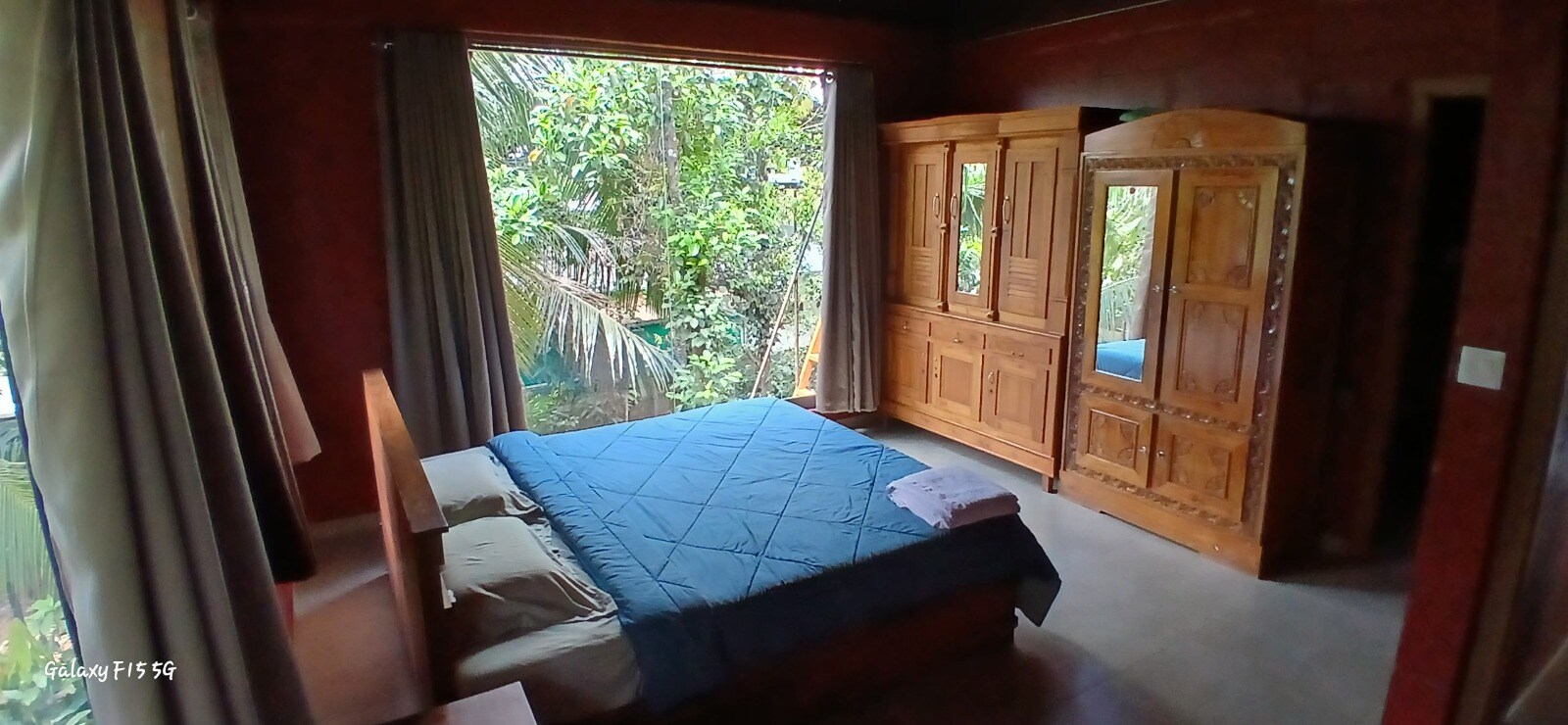 Glass House 1BHK - Kinavu Home - Tap to explore photos