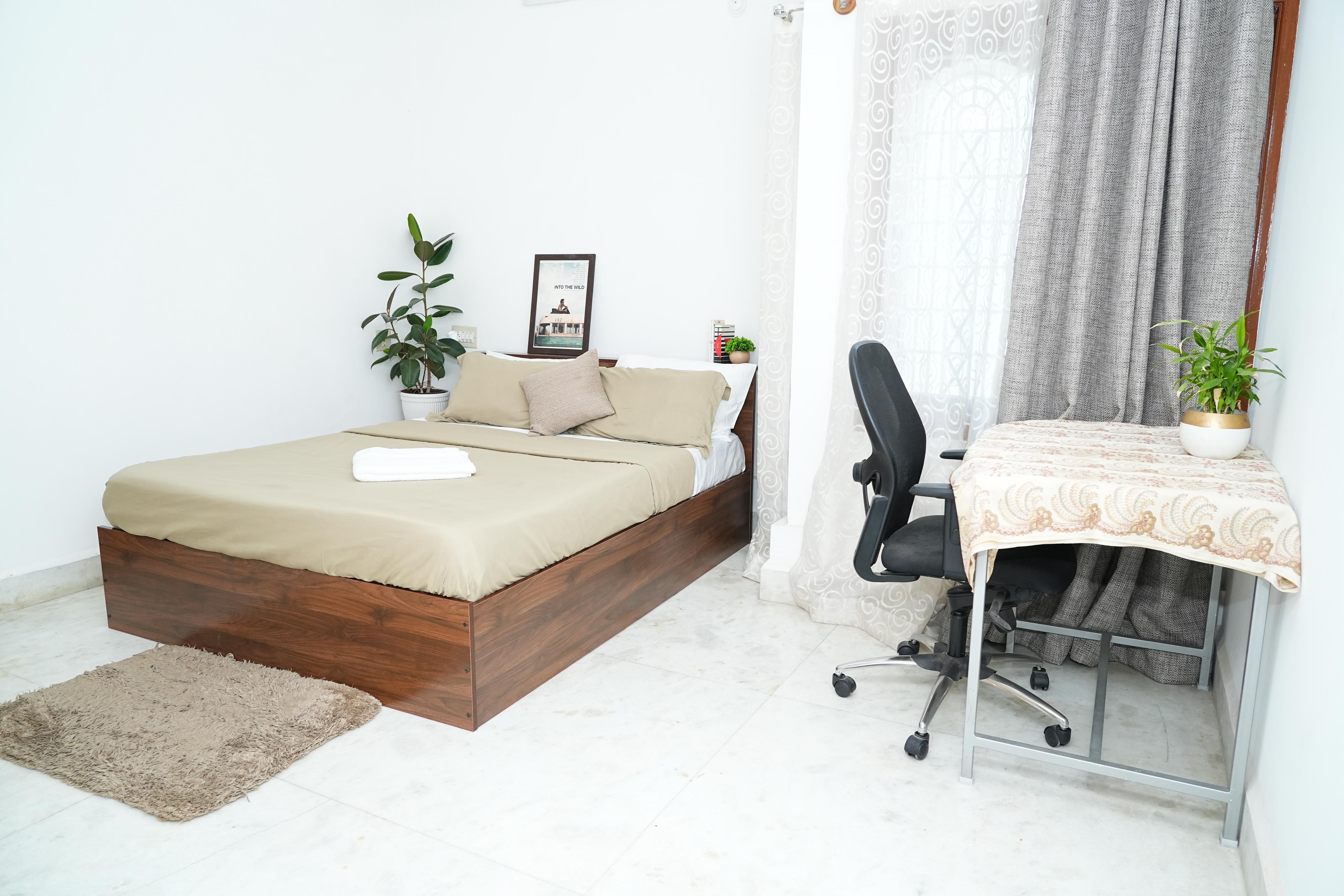 Nele. - Tap to explore photos