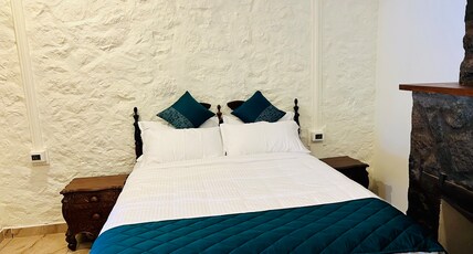 Nature Sanctuary Urumbi Hills Room Type - Waterlily Chamber