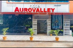 Hotel Aurovalley ( Near SLN college and Bike On Rent)