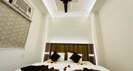 GL Residency Stay Room Type - Deluxe Room with Private Bathroom