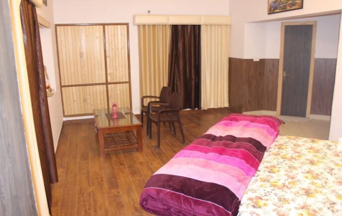 Farm Stay - Tap to explore photos