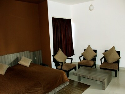 Viva Fernleaf Resort - Tap to explore photos