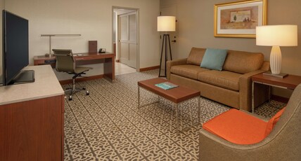 DoubleTree Suites by Hilton Seattle Airport/Southcenter Room Type - 2 DBL STE MB HR ACC TUB NS