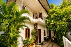 Address of White Shore Beach Homestay | 100 metres from Beach