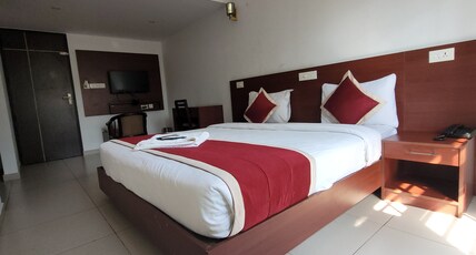 FOUR SQUARES INN Room Type - Executive Room AC