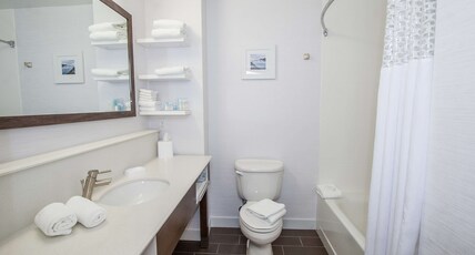 Hampton Inn by Hilton Great Falls Room Type - 2 QNS W  SOFABED NONSMOK