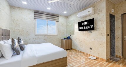 Hotel Bill palace @ Karol Bagh Room Type - Deluxe Room With Smart TV