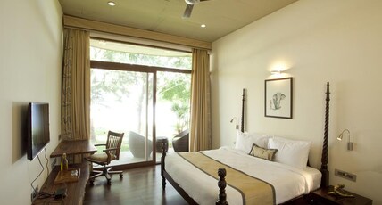 Waterwoods Lodges & Resorts Room Type - KING ROOM