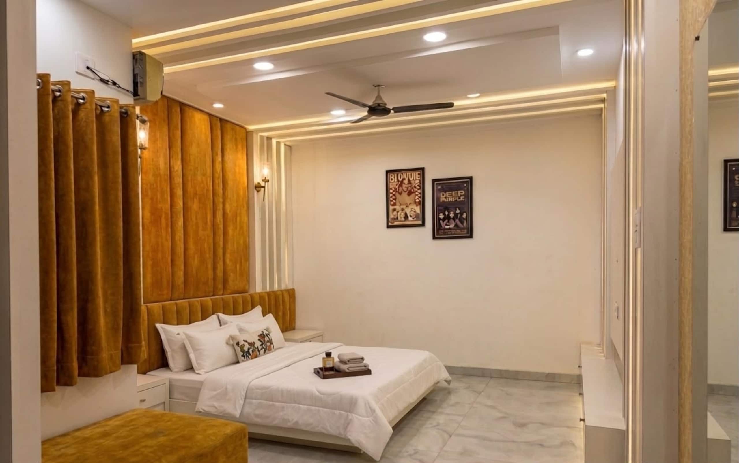 Modern 4BHK at Nipania - Tap to explore photos