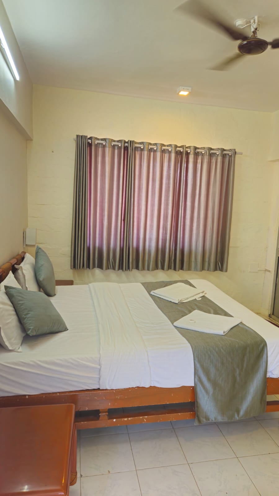 Hotel Rahil International - Tap to explore photos