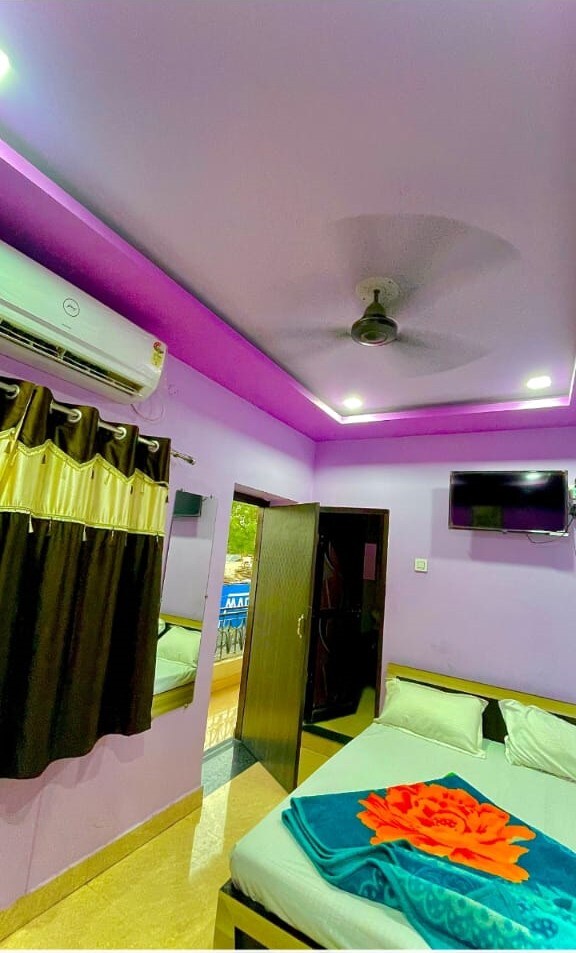 Kesar Guest House - Tap to explore photos
