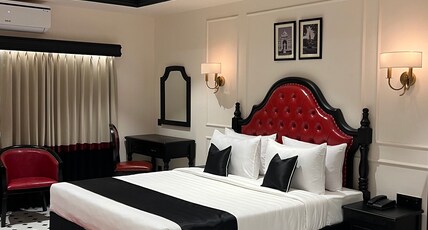 Hotel Bengal Kutir Room Type - Premium Room With King Bed