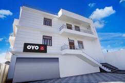 HOTEL O RAJ PALACE