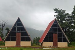 Huts And Hunters Resort Saputara