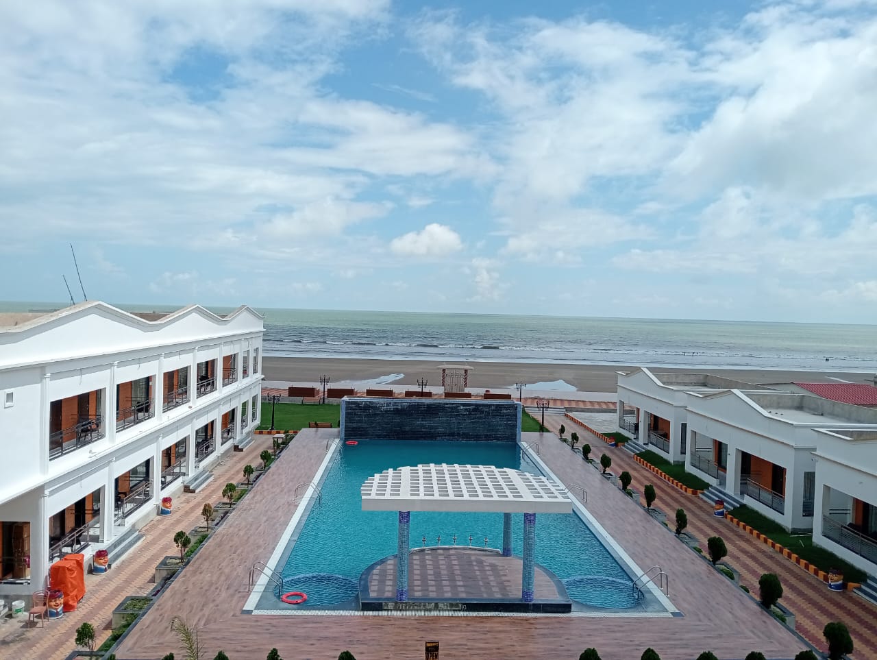 Silver Sand Resort & Spa - Tap to explore photos