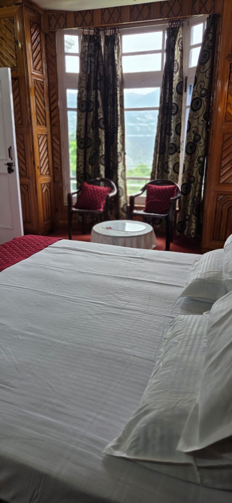 Private Rooms w Mountain View near Kud, Patnitop - Tap to explore photos