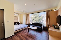 Golden Square - Kolkata Airport