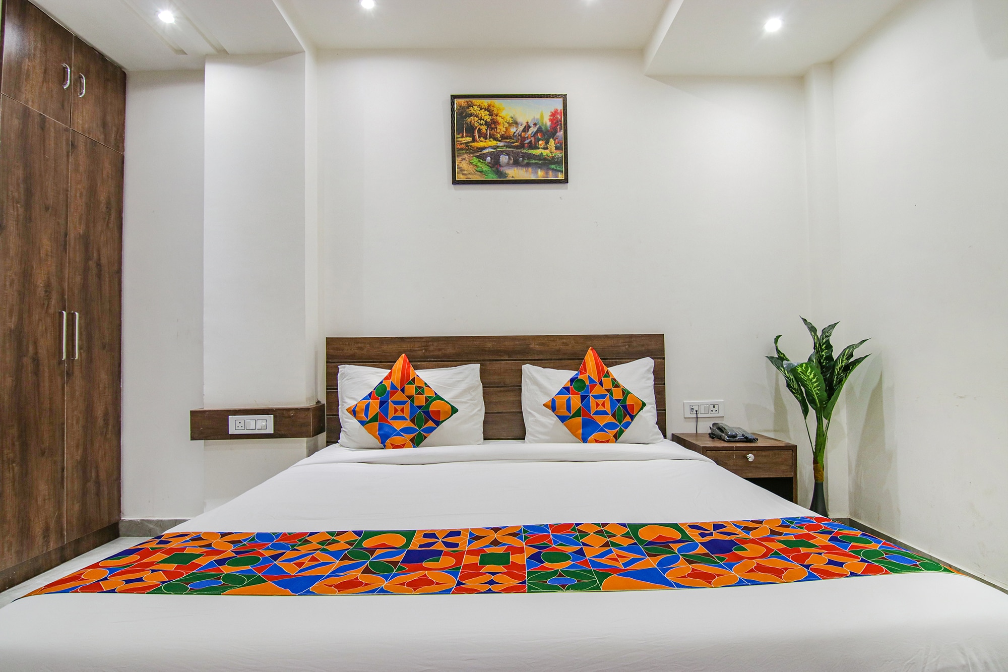 FabHotel Moro Rohini Sector 4 - Tap to explore photos
