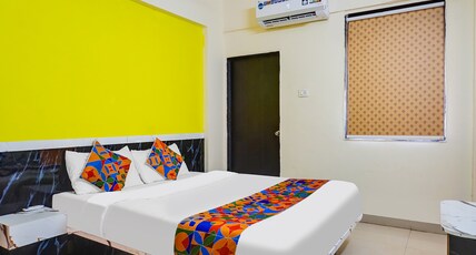 FabExpress Star Executive Room Type - Deluxe Room